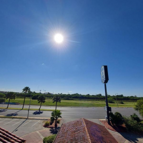  University Inn & Suites Brownsville  Браунсвилл